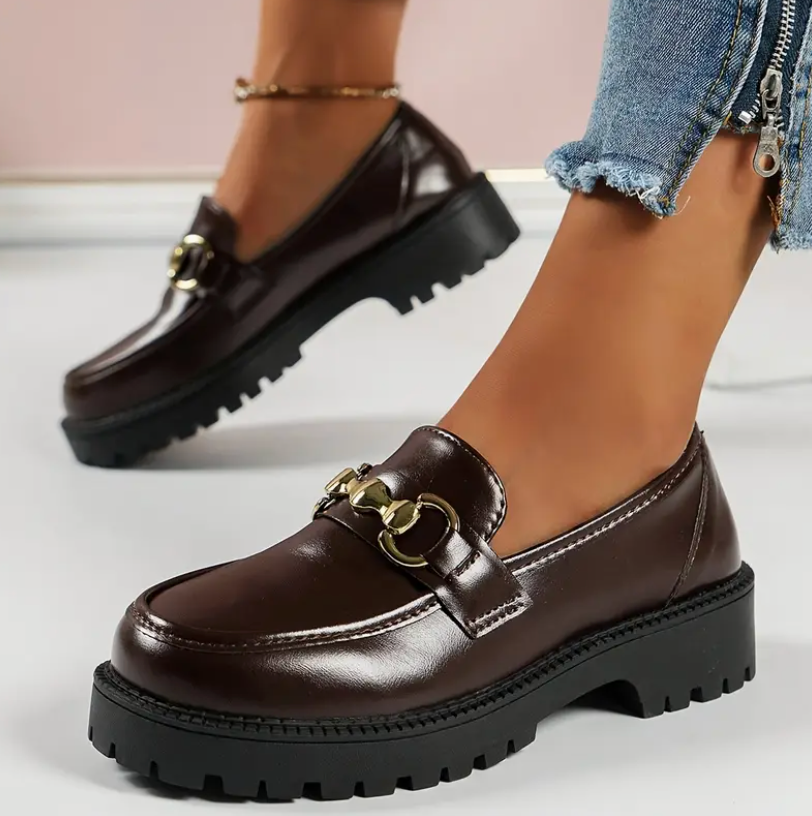 Klassische Damen Loafer – Goldene Schnalle